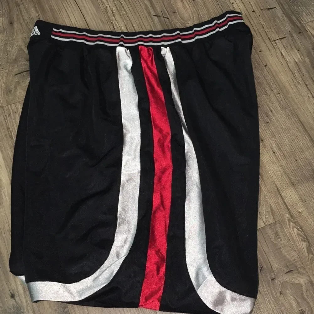 Vintage lined adidas men’s basketball shorts satin